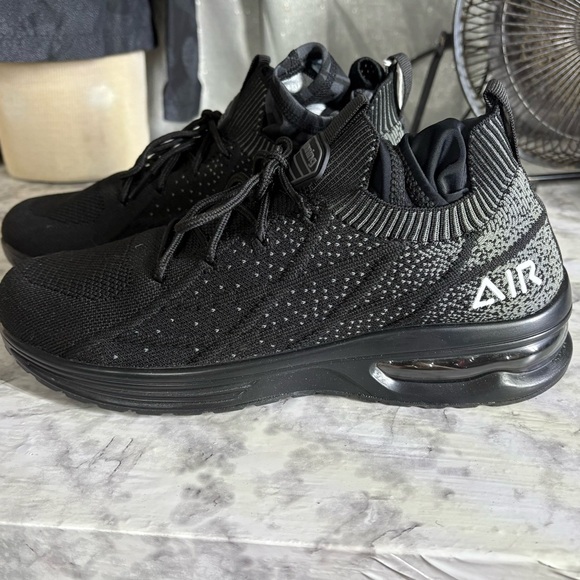 Men’s or woman’s Air running shoes, size 41.5 - Picture 1 of 16